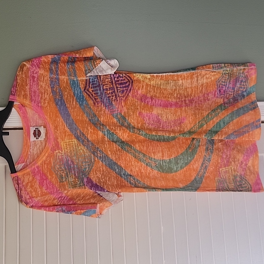 Very colorful very thin Harley Davidson t shirt